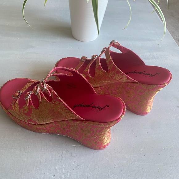 New Free People Huffman Buckle Wedge Heels size 40 - Picture 4 of 10